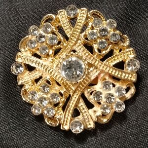 Vintage Elegant Goldtone And Rhinestone Brooch